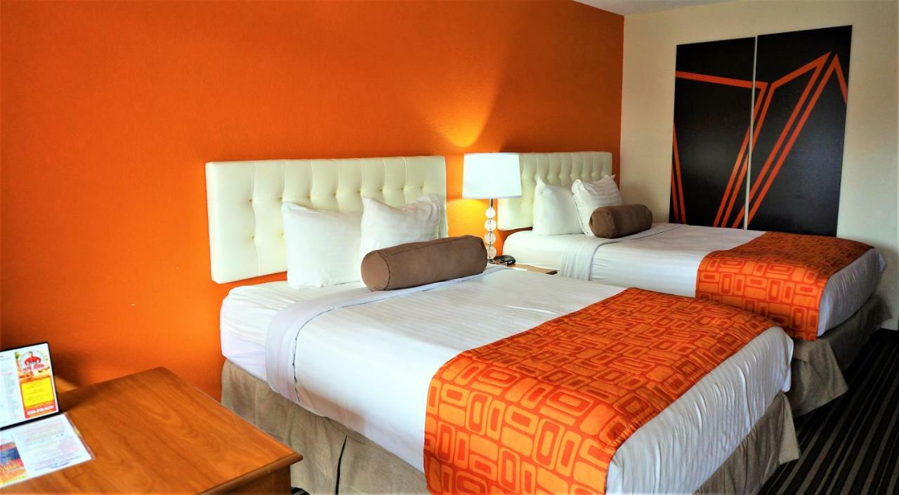 Howard Johnson By Wyndham Greensboro Near The Coliseum Ngoại thất bức ảnh