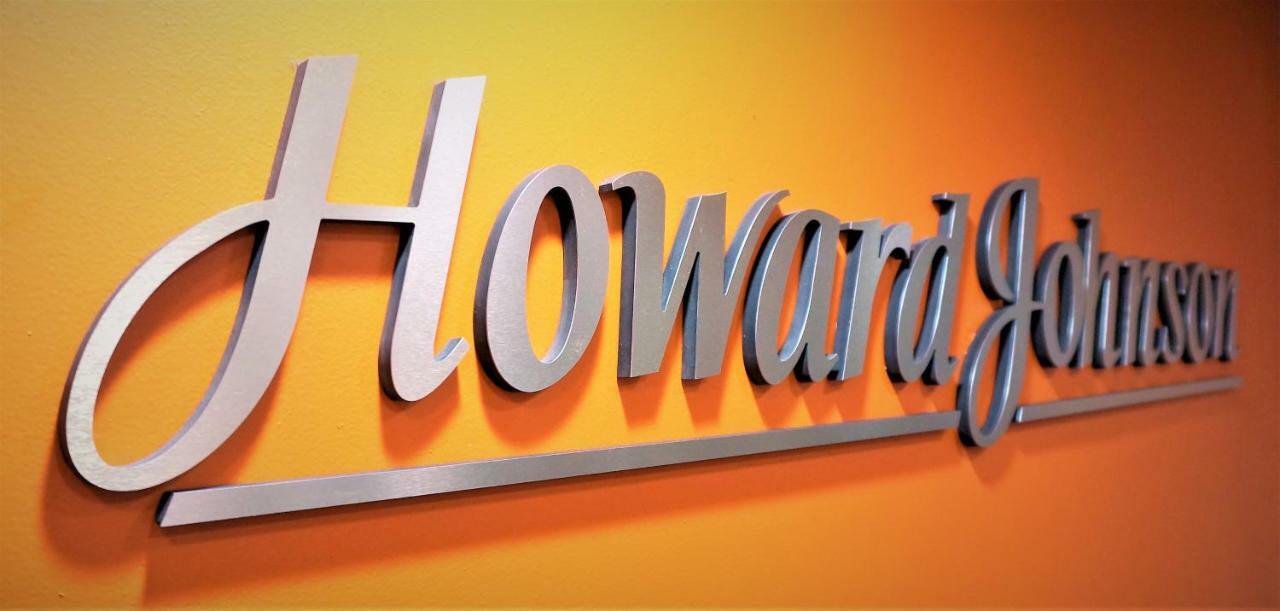 Howard Johnson By Wyndham Greensboro Near The Coliseum Ngoại thất bức ảnh